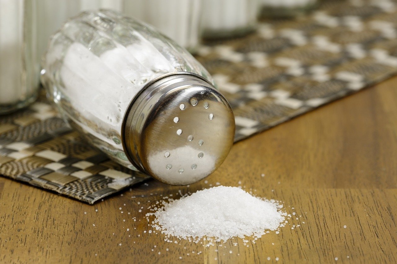 Zuviel Salz im Essen – Warum ein zu hoher Salzkonsum schädlich für die Gesundheit ist